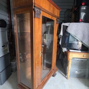 Grande vitrine en bois massif à porte vitrée – Image 2