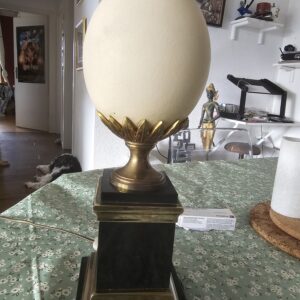 Lampe œuf sur socle noir et laiton – Image 2
